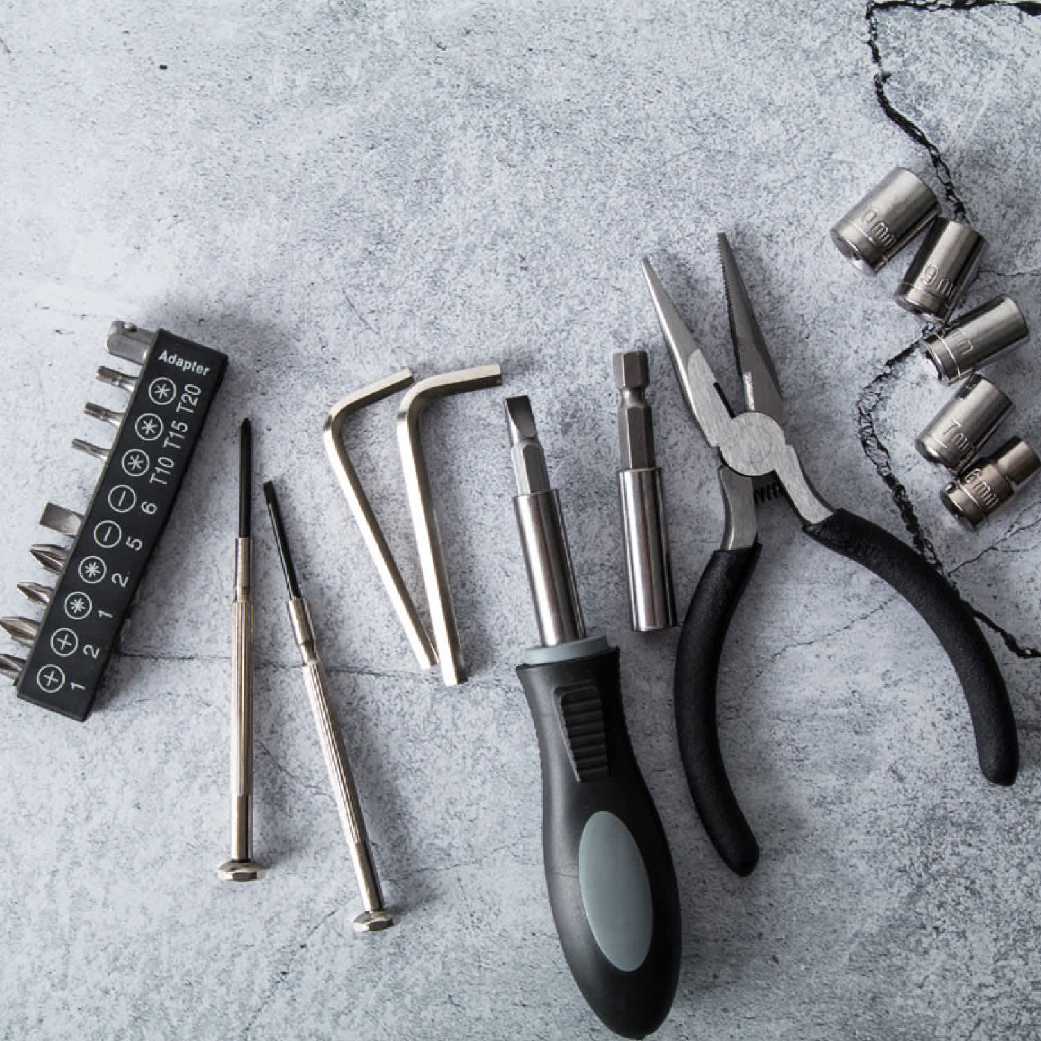 Alternative view of ATLAS 22-Piece Tool Set in Carry Case
