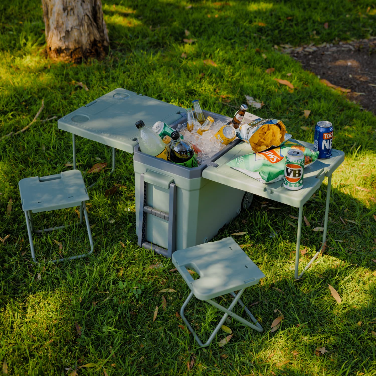 Alternative view of Cooler Box With Table and Chair