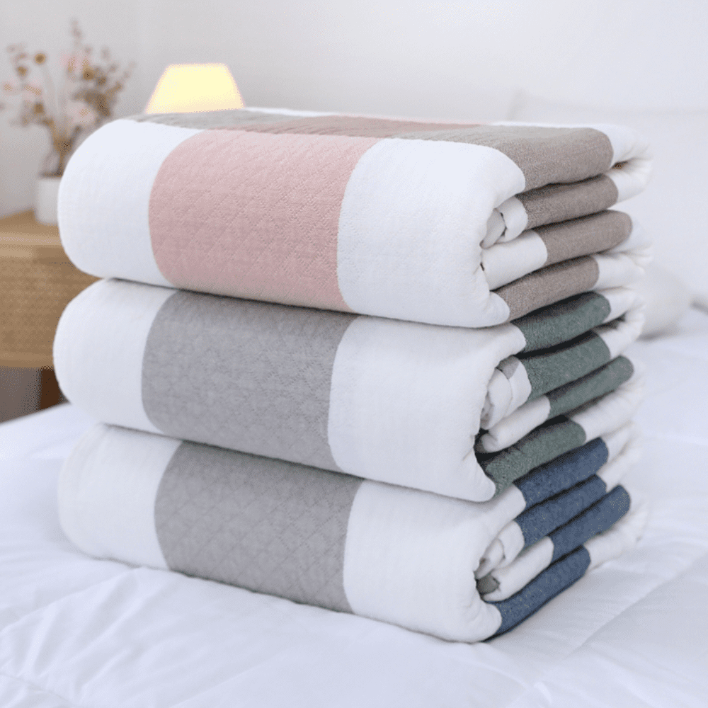 Alternative view of Dreamworld cotton blanket