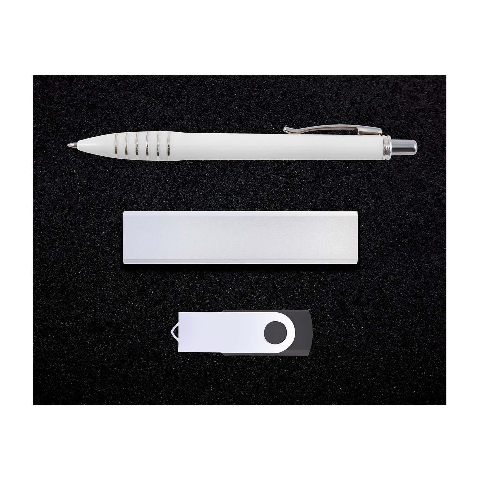 Chic Gift Set - LL8262 Image White