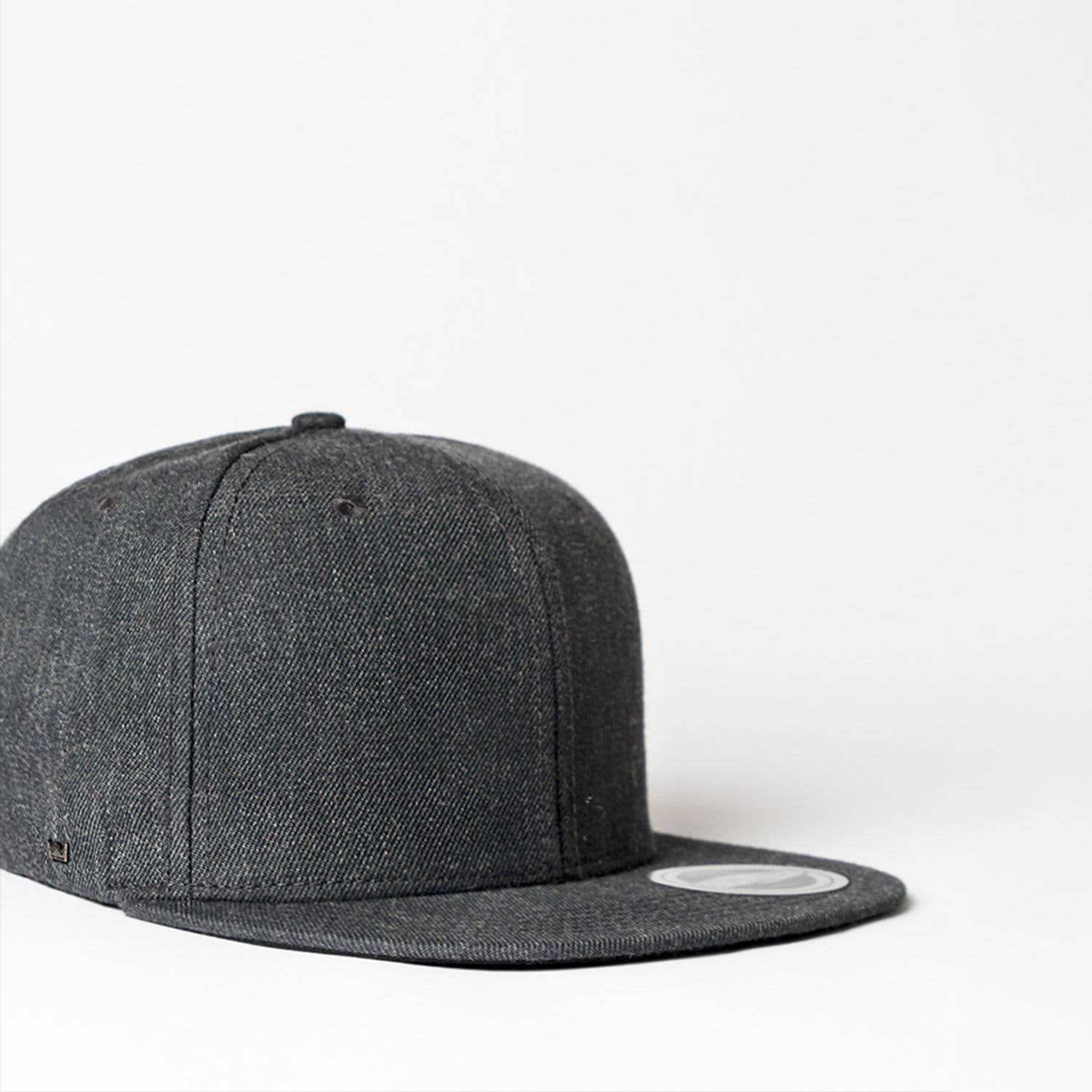 U15604 Adults Flat Peak 6 Panel Fitted