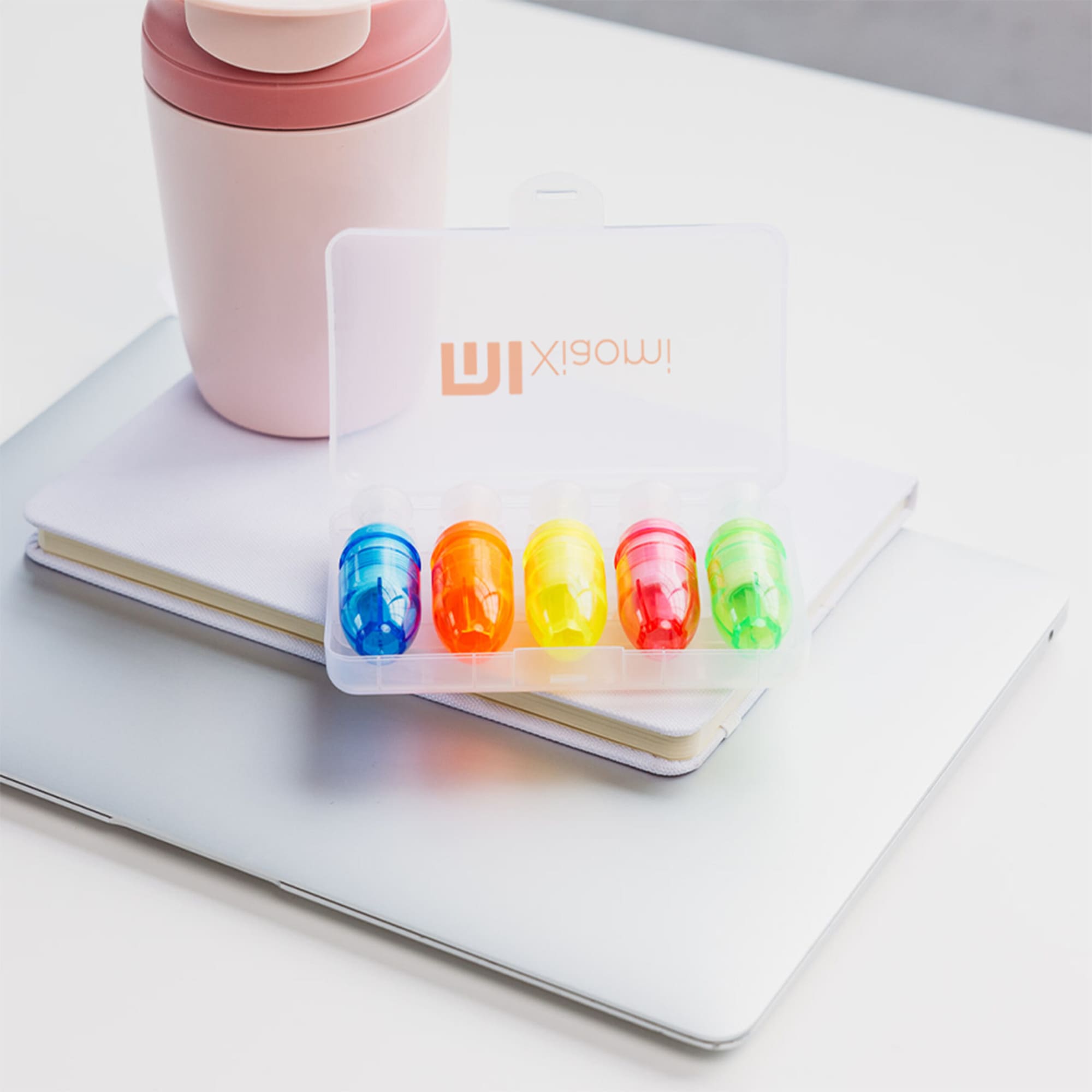 Alternative view of Mackie Highlighter Sets