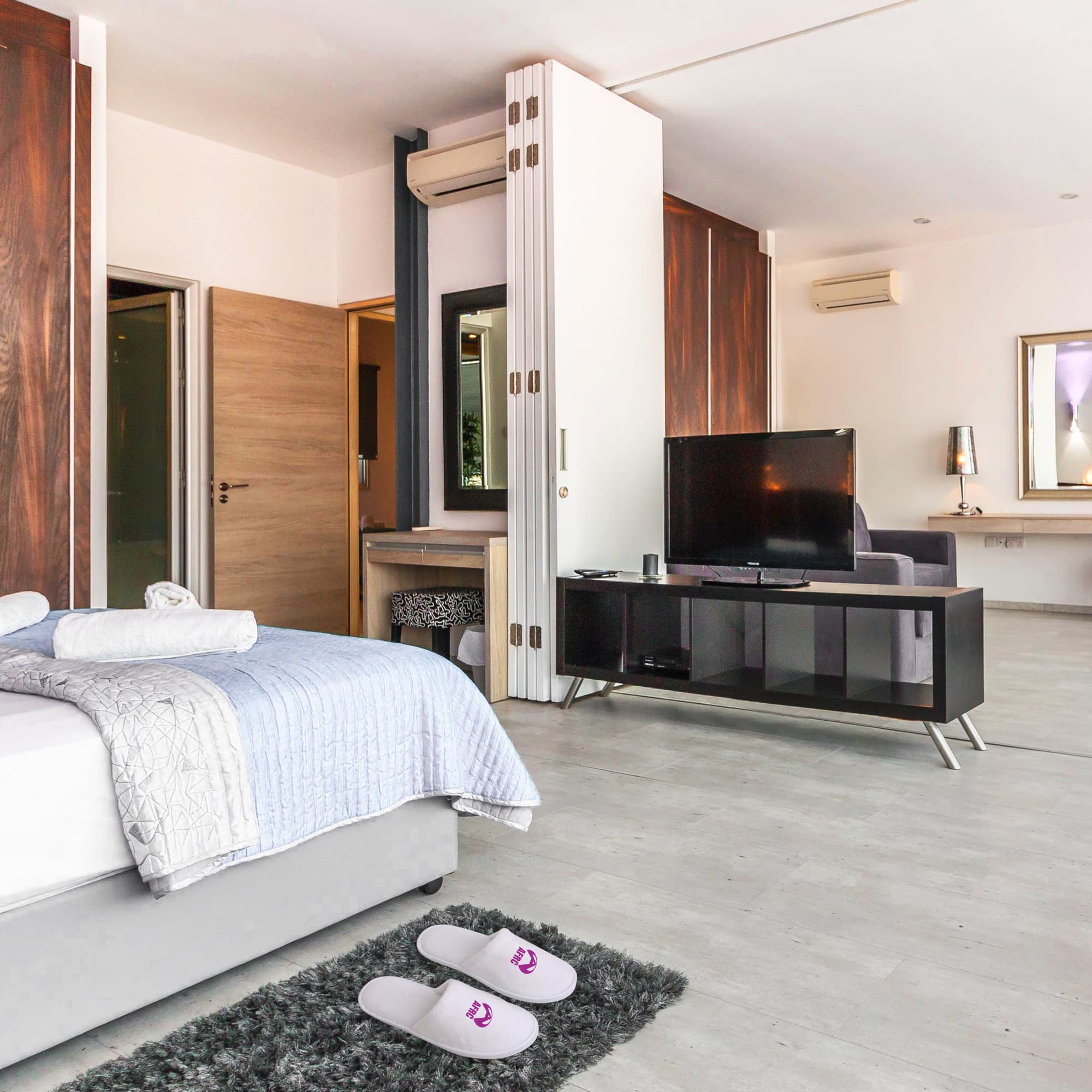 Hotel Slippers - PCH765 Image