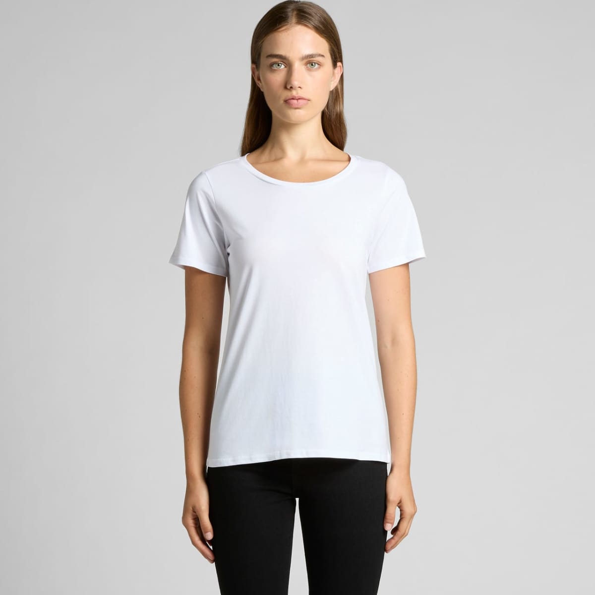 Wo’s Shallow Scoop Tee