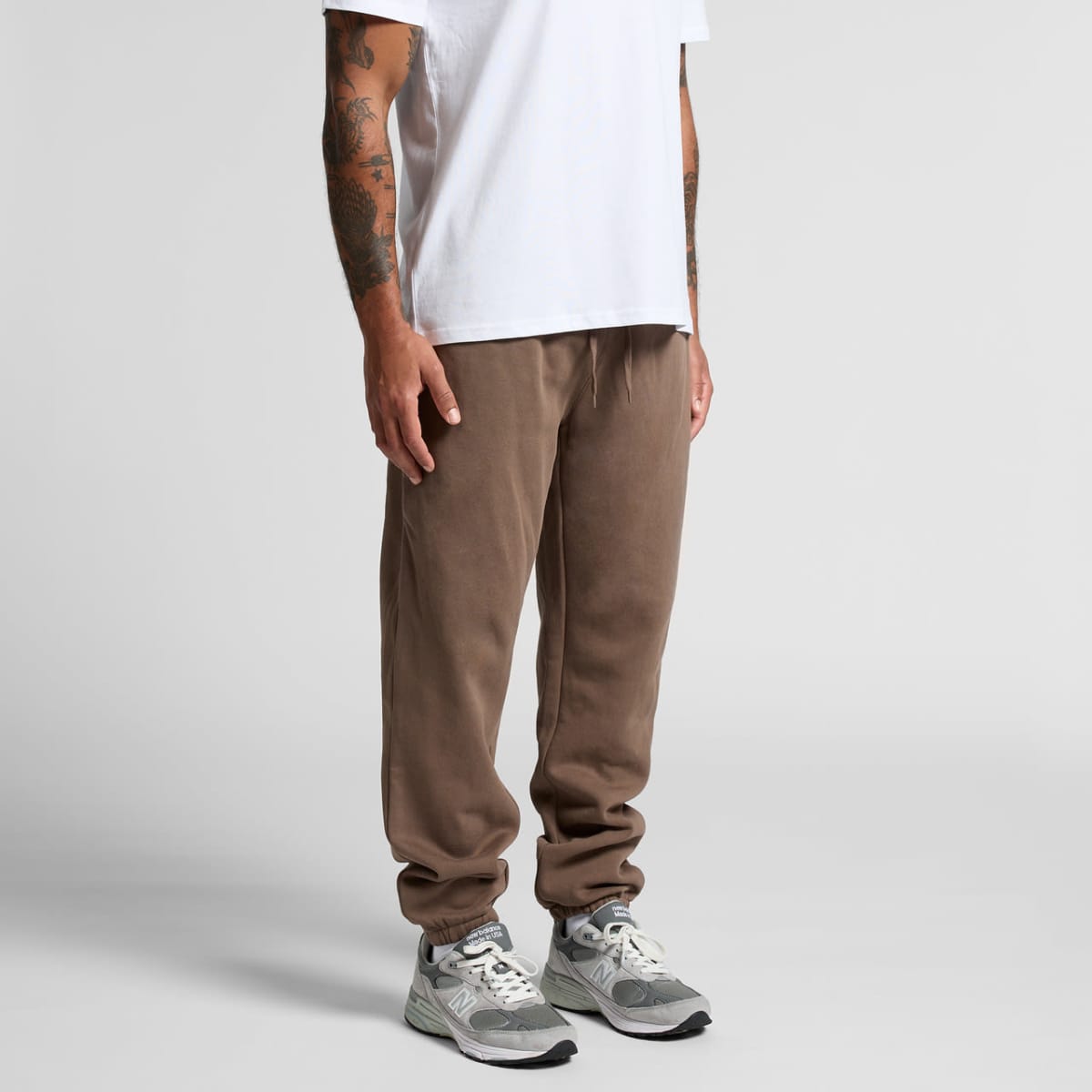 5921_stencil_track_pants_turn__12617.1696896445.1280.1280