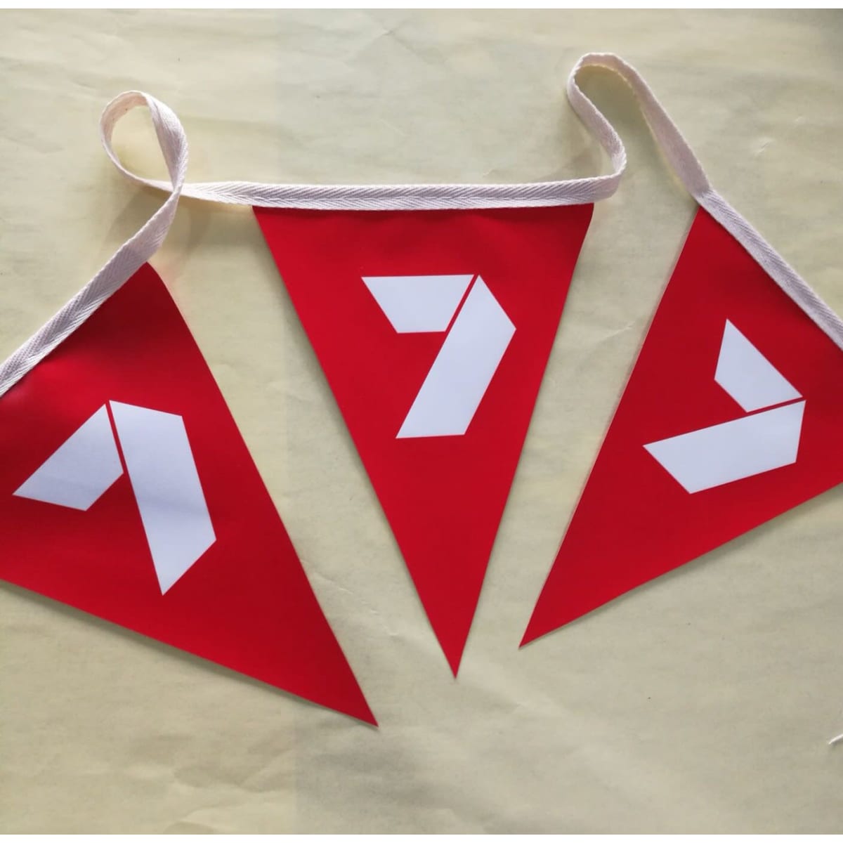 vinyl_bunting_1