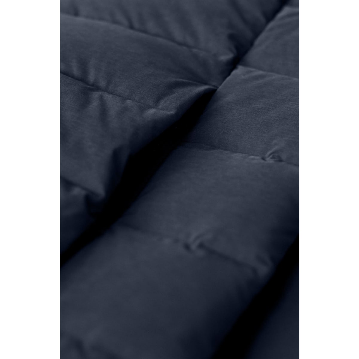 avalon_women_navy_closeup_2