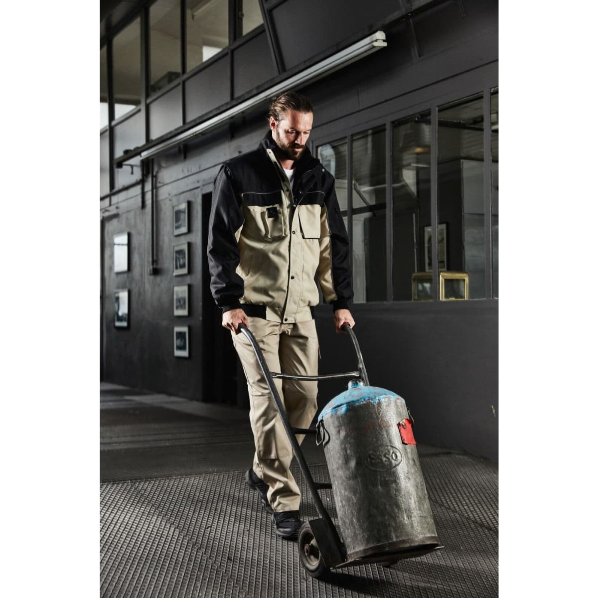 jn810-lifestyle-2