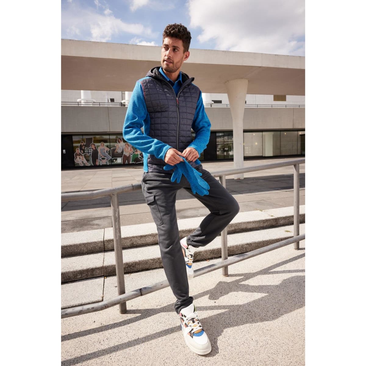 mb7402-lifestyle-3