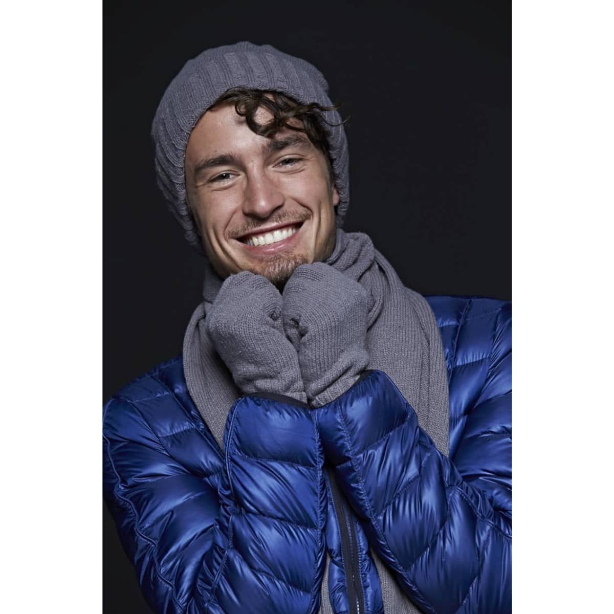 mb7978-lifestyle-1