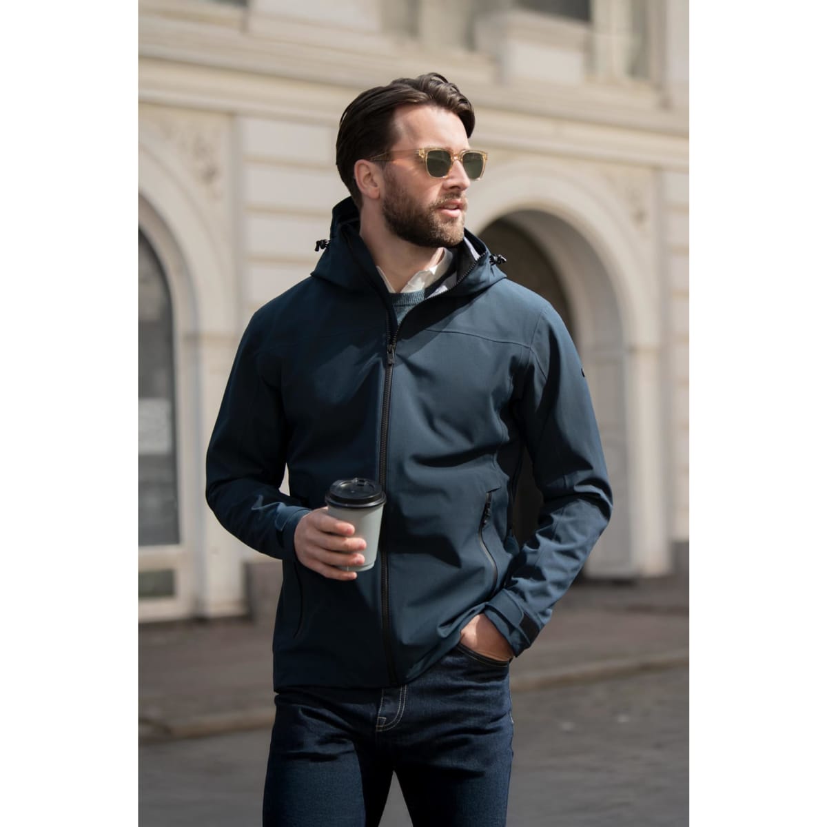 yosemite_men_navy_aw25_modelimage