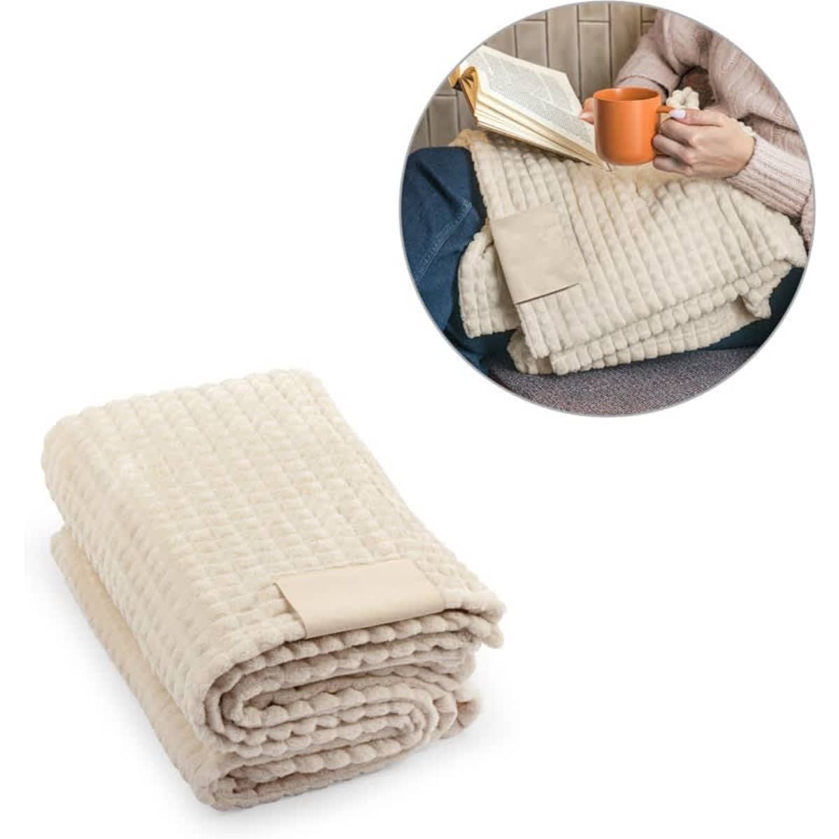 Celine – Blanket in recycled polyester (100% rPET) with a stitched detail for personalisation