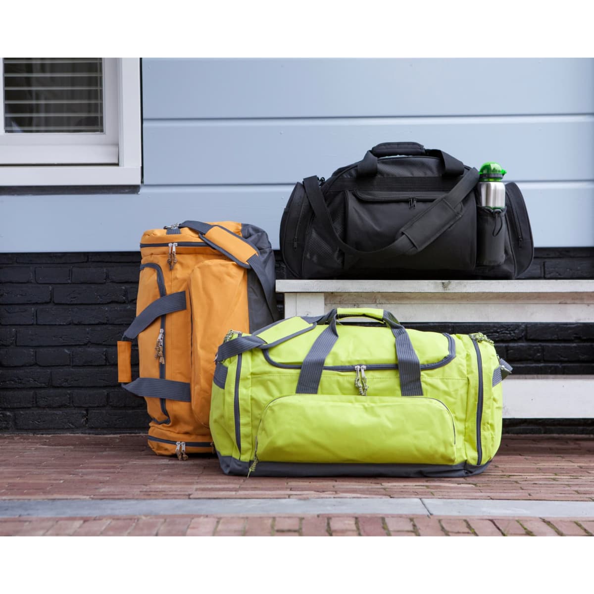 Polyester (600D) sports bag
