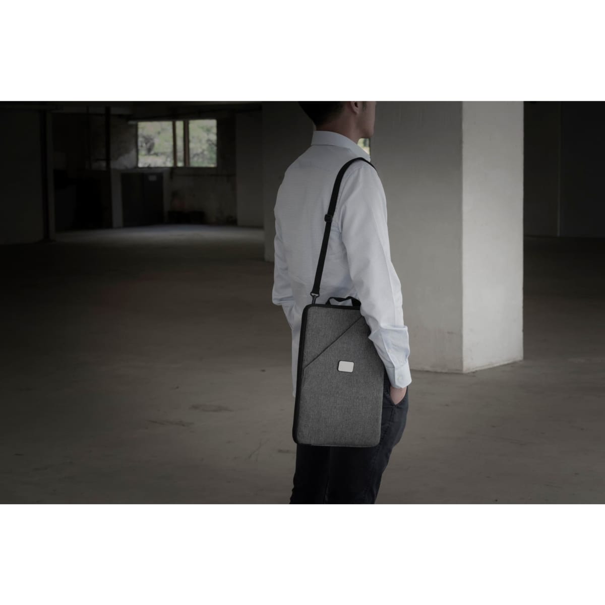 Brandcharger Specter Go 16 inch laptop bag
