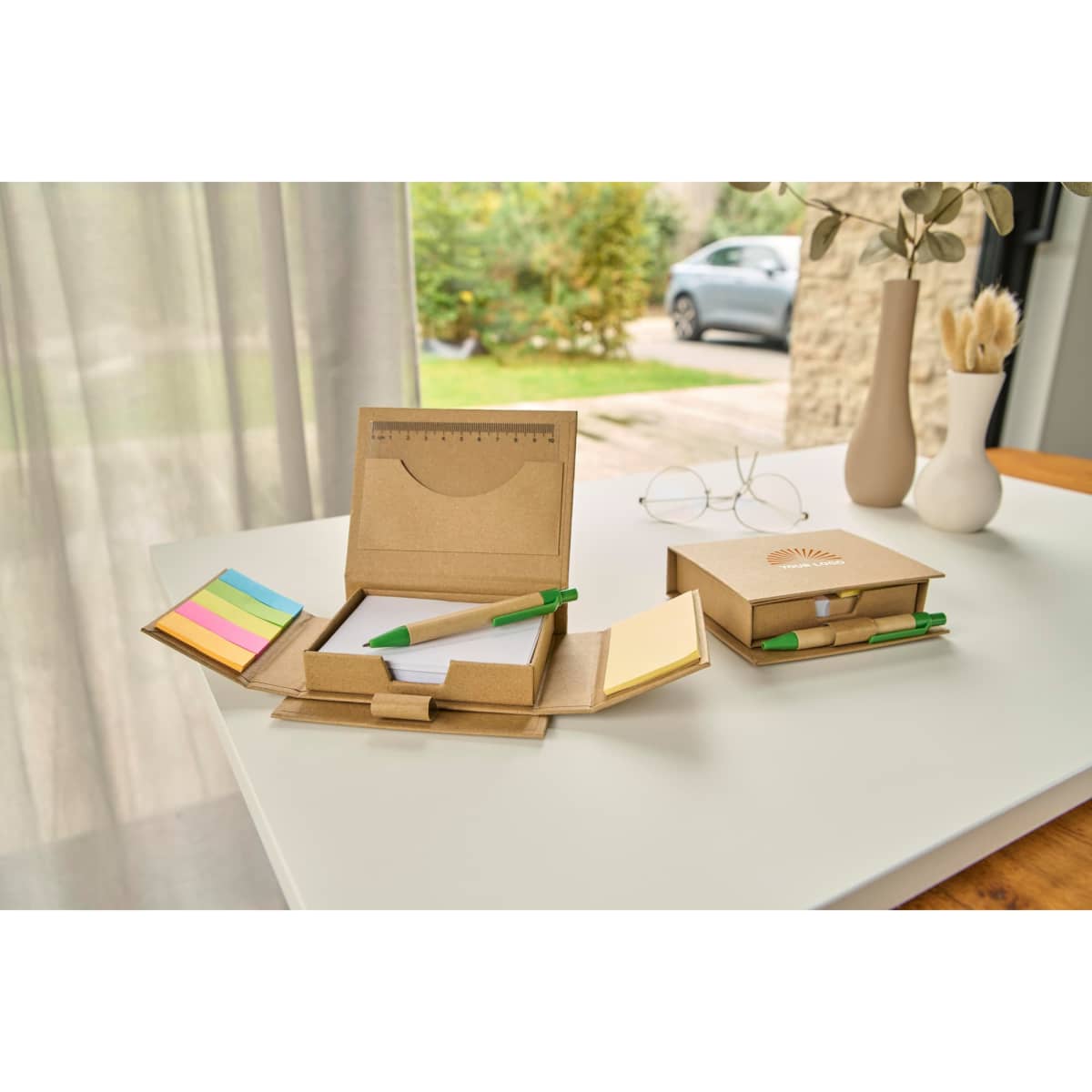 Cardboard memo holder