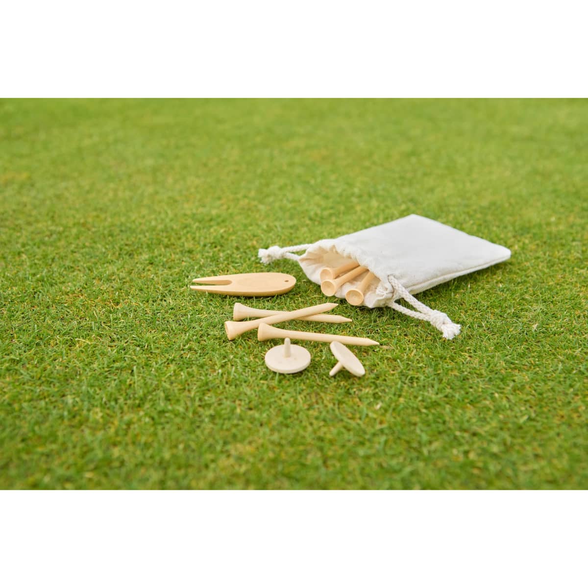 Wooden golf tees Nyssa