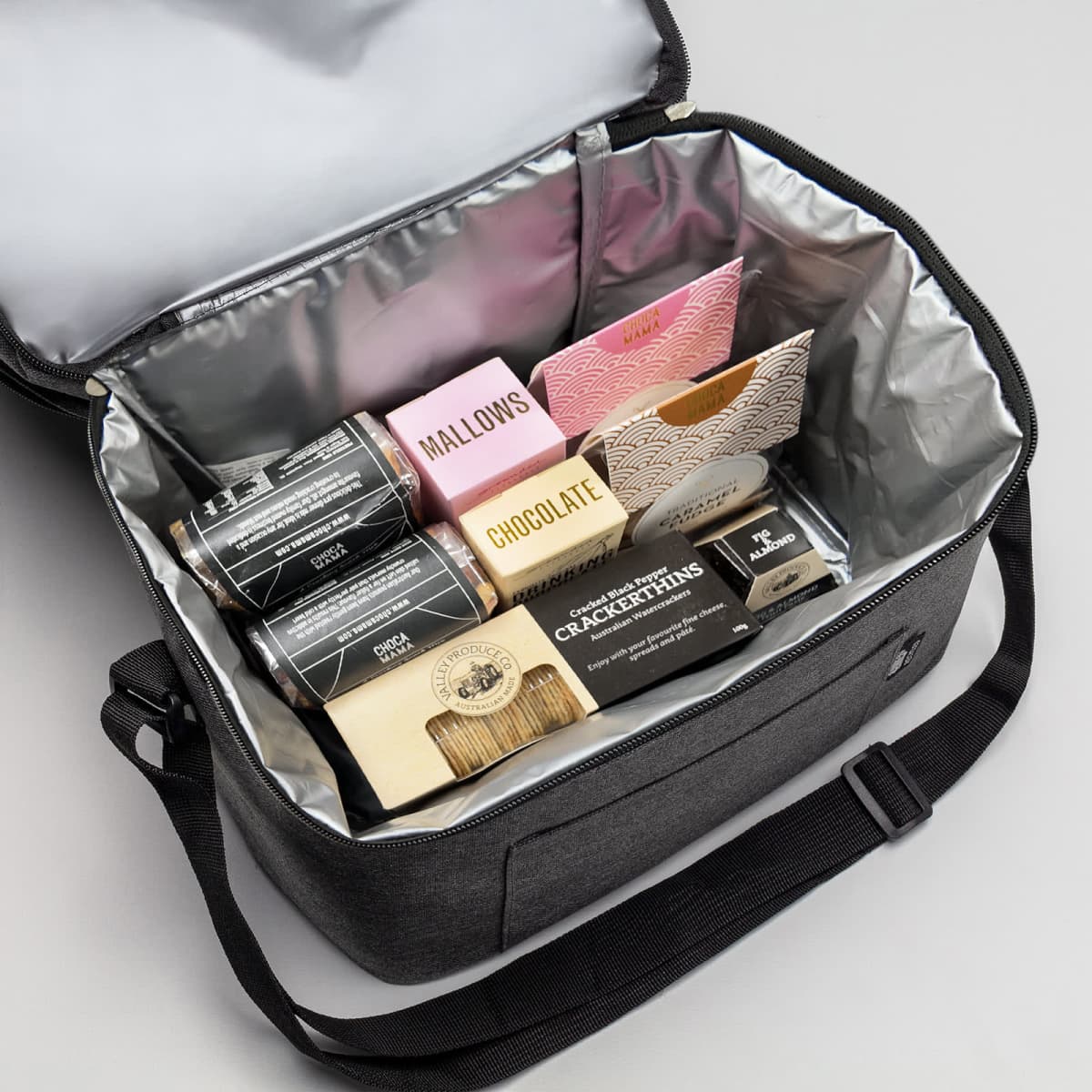 ll8425_contentsincoolerbag-202605070814230384254