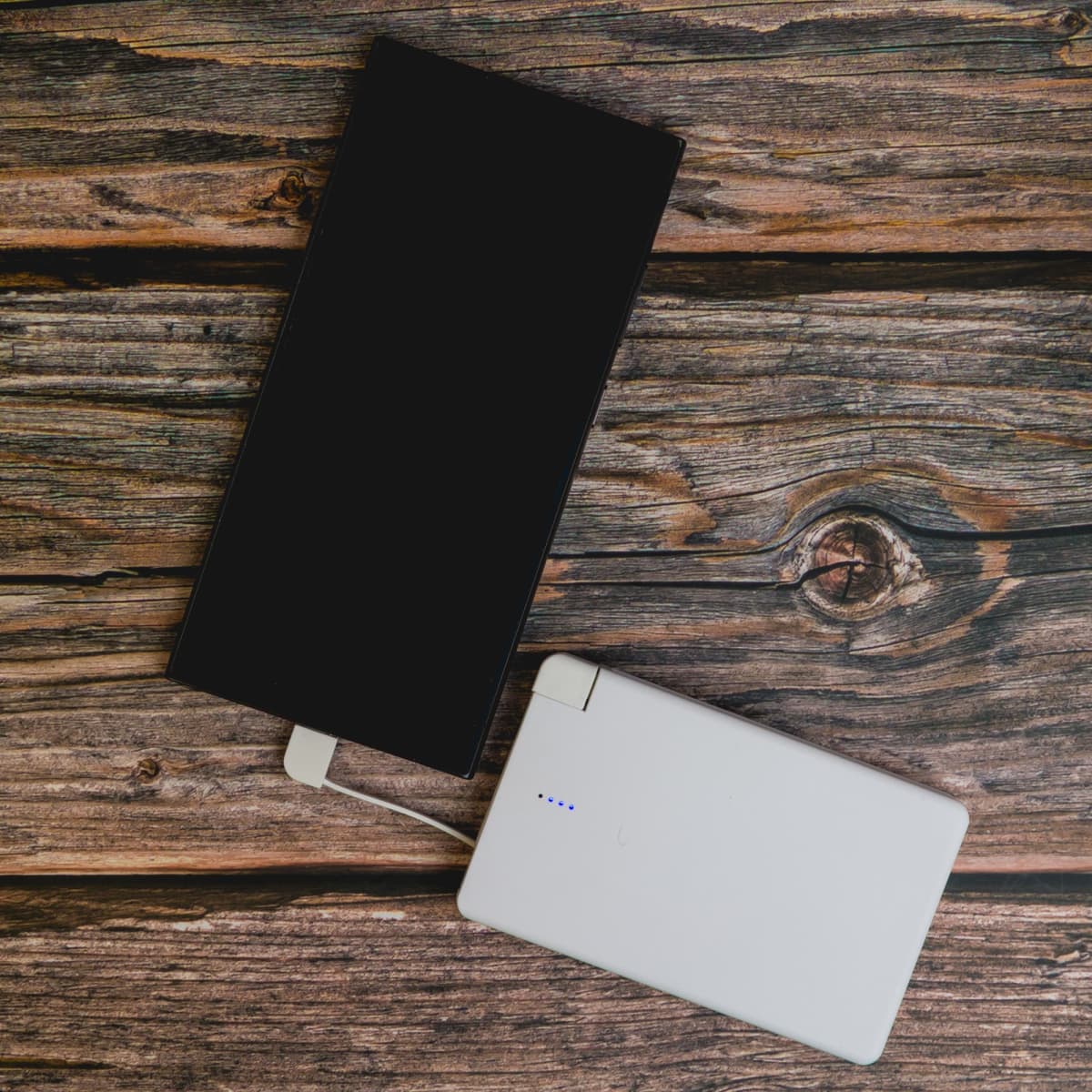 ll9218_chargingphone2