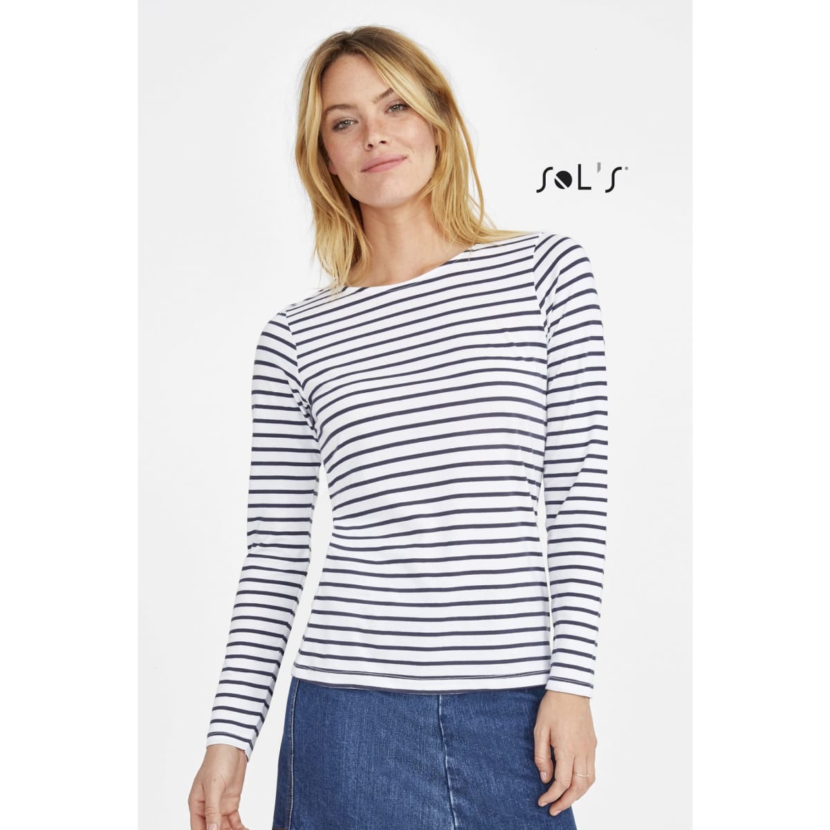 A long-sleeve women's T-shirt featuring a striped pattern in navy and white, made of 100% combed cotton.