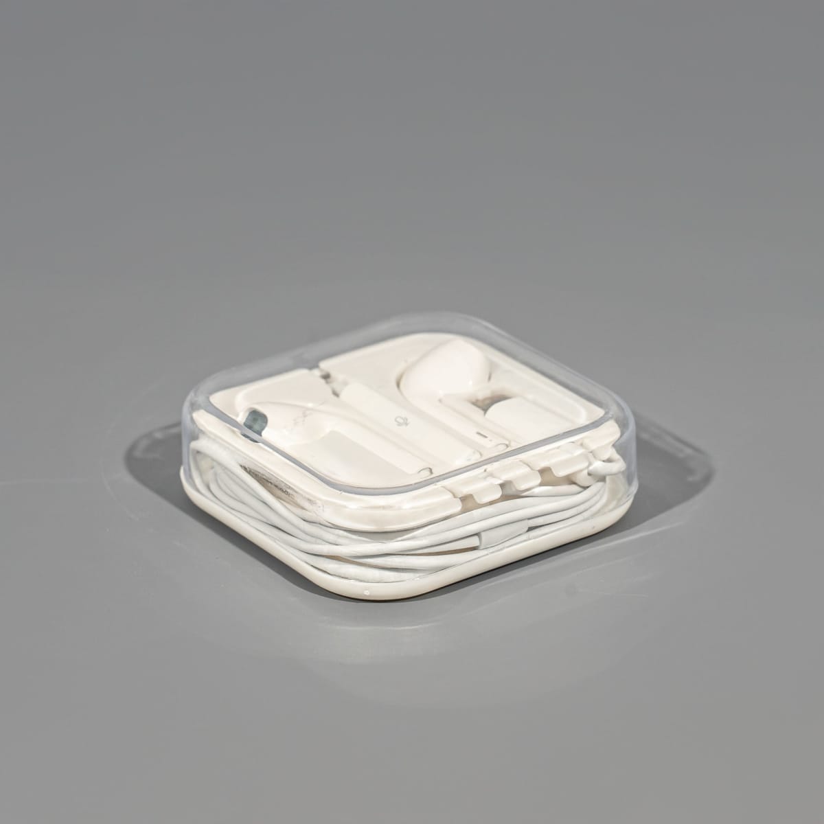 t413_white-scaled