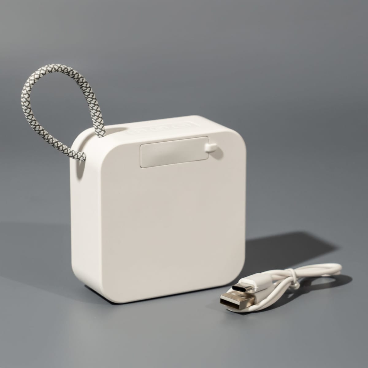 t606_white5-scaled