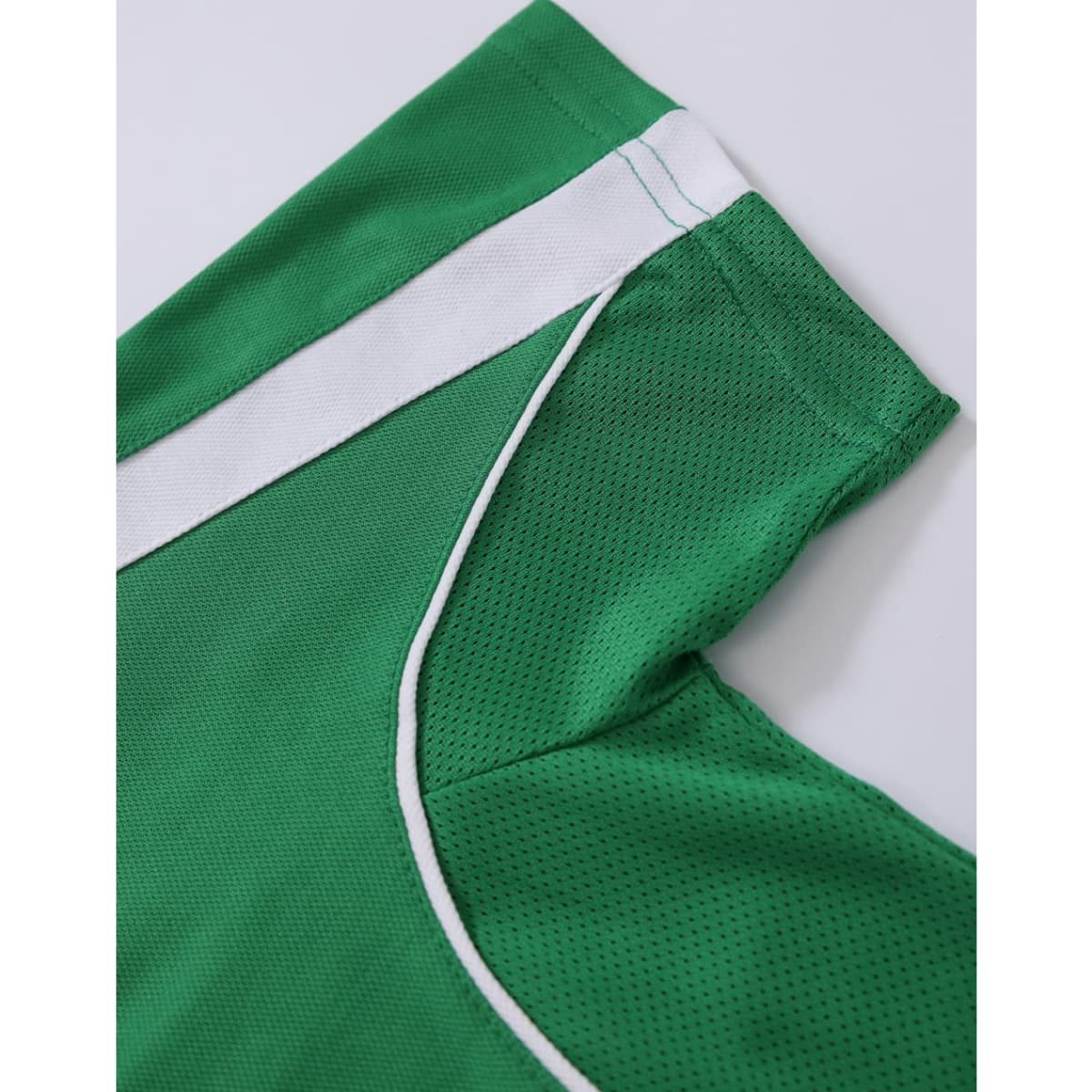 ps54_emeralwhite_sleeve