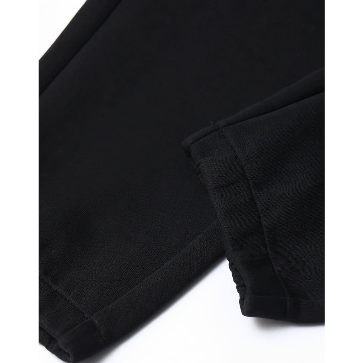 tp05_black_leghems