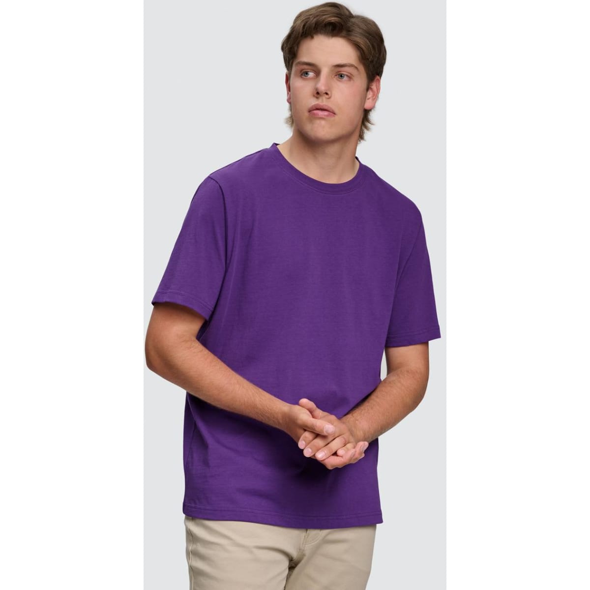 A semi-fitted men's t-shirt in bright blue, featuring short sleeves and a round neckline. It has a logo on the front.