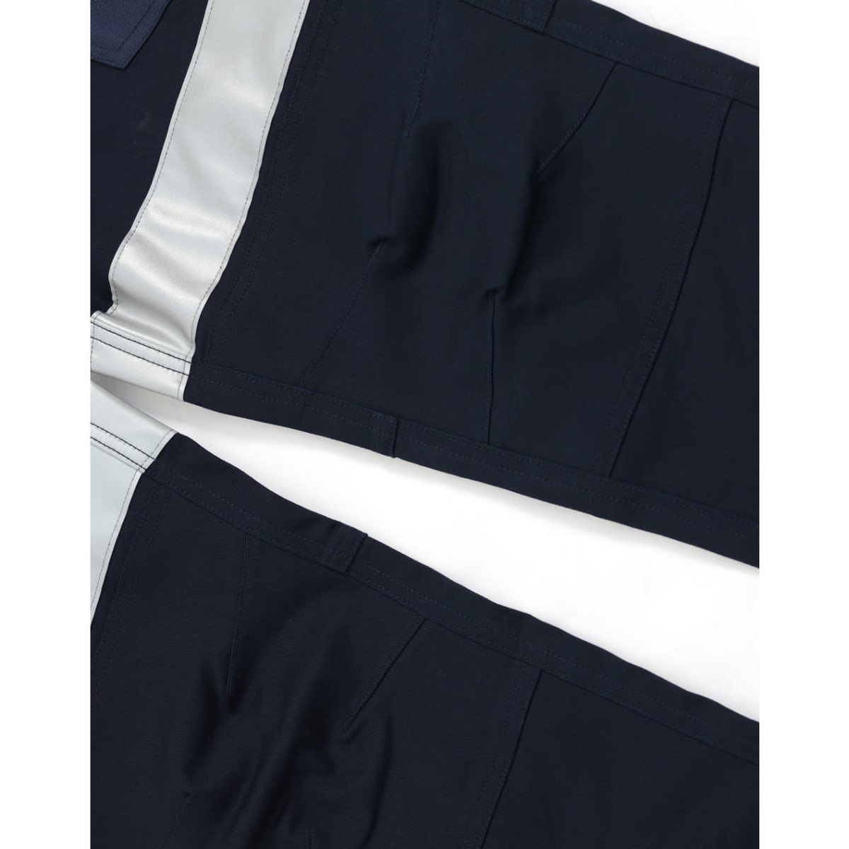 wp28hv_navy_knees