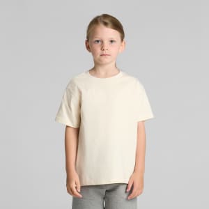 A kids' classic tee in a light beige colour, featuring a simple design and short sleeves.