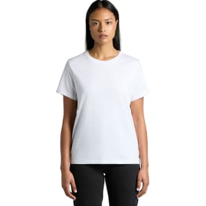 A plain white T-shirt with short sleeves, featuring a logo on the chest.