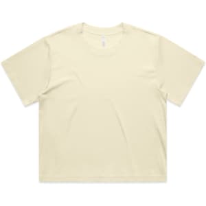 A cropped tee in a light beige colour with a loose fit and a round neckline, featuring a logo.