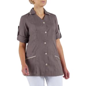 A brown tunic with a collar and buttons, featuring short sleeves and pockets. The model is wearing white trousers.