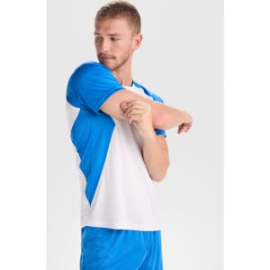 A T-shirt in blue and white with a logo, featuring short sleeves and a sporty design.