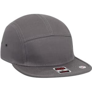 A grey 5 panel camper hat features a flat brim and is made of durable fabric. It has a logo on the side.