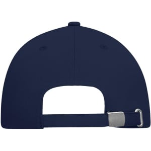 A navy blue six-panel cap made of bio cotton, featuring a metal buckle and a logo on the back.