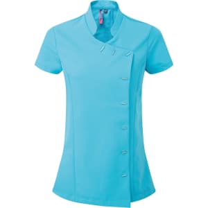 A short-sleeved tunic in light blue with a Mandarin collar and decorative buttons, featuring a logo.