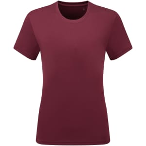 A maroon performance t-shirt with a classic round neck and short sleeves. The shirt has a logo.