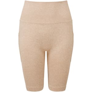 Ribbed seamless 3D fit cycle shorts in a soft beige colour, featuring side pockets and a high waistband.
