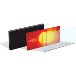 A black power bank with a sleek design, accompanied by two interchangeable panels in red and transparent.