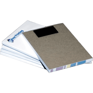 A7 magnetic note pads with 40 leaves, featuring a light grey back and several sheets in various colours, and a logo.