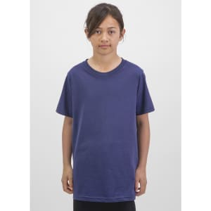A short sleeve tee in navy blue, featuring a relaxed fit and a round neckline, displayed on a model.