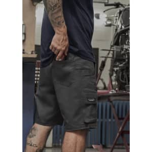 Men's rugged shorts in dark grey with utility pockets, featuring a logo on the side and a fitted design.