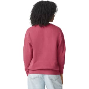 A lightweight crewneck sweatshirt in a rich burgundy colour, featuring a simple design and relaxed fit.