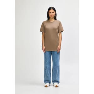 A midweight adult t-shirt in a taupe colour, featuring a crew neck and short sleeves, with a branding logo.
