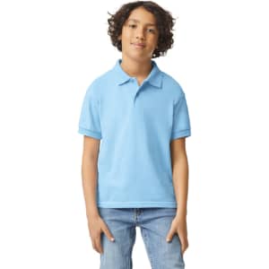 A youth polo shirt in a light blue colour, featuring a collar and short sleeves, has a logo on it.