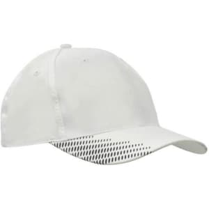 A white cap featuring breathable panels and a peak, ideal for outdoor activities. Includes a subtle logo.