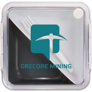A square lunch box with a transparent lid, featuring a logo and a white fork inside. The container is black and clear.