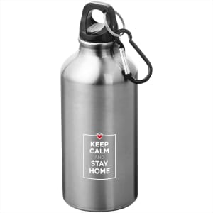 A drink bottle in stainless steel, featuring a carabiner and a logo, with a white label design.