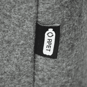 A grey felt cooler tote bag features a small label. The bag is made from recycled materials.